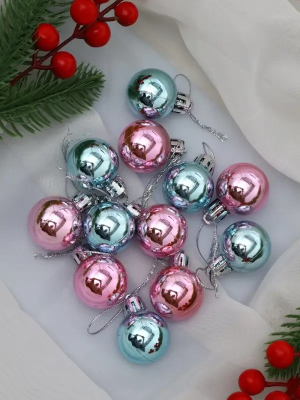 Набор украшений пластик 58 шт Набор украшений пластик 58 шт "В гостях у Деда Мороза"