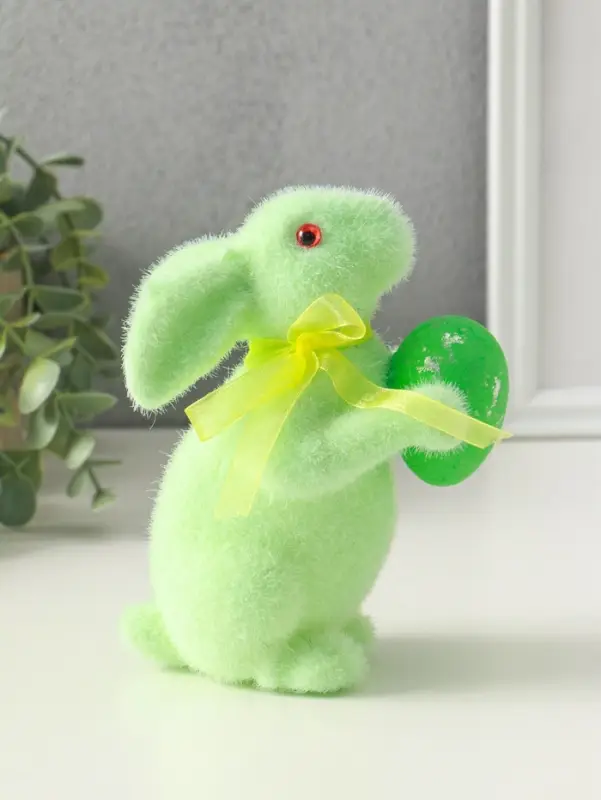 Сувенир пасхальный "Мятный заяц с пасхальным яйцом" 6х11х15,5 см