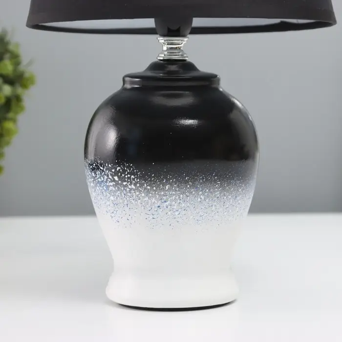 Лампа настольная RISALUX &laquo;Даксия&raquo;, 40 Вт, Е14, бело-чёрная, 19.5&times;19.5&times;35 см