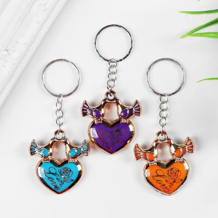 Брелок для ключей на кольце «Голубки на сердце», пластик под металл, 3×3.7 см, МИКС Брелок для ключей на кольце «Голубки на сердце», пластик под металл, 3×3.7 см, МИКС