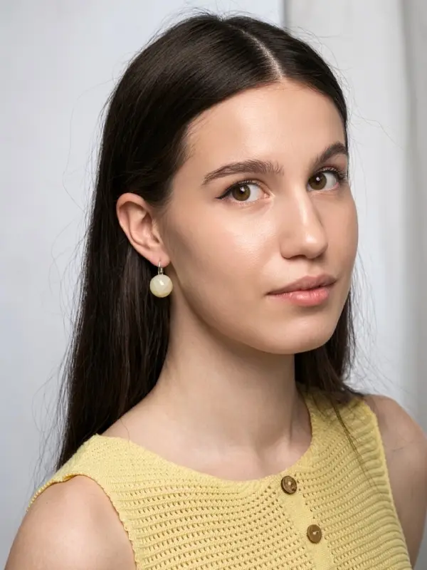 Серьги пластик &laquo;Шар №16&raquo;, с разводами и блёстками, цвет молочный в серебре