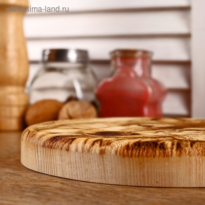 Доска из массива кедра «Волк», круглая, 18 × 18 см №240