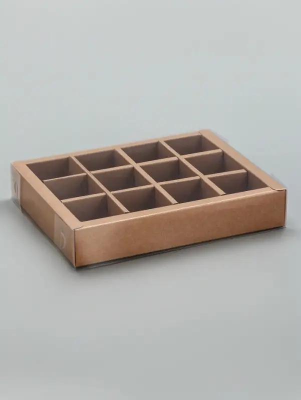 Коробка для 12 конфет, с прозрачной крышкой, 19&times;15&times;3.5 см