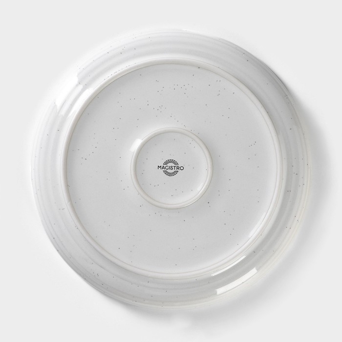 Тарелка фарфоровая обеденная Magistro Urban, d=22 см, цвет белый в крапинку Тарелка фарфоровая обеденная Magistro Urban, d=22 см, цвет белый в крапинку