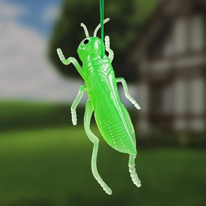 Светящаяся декоративная подвеска  Светящаяся декоративная подвеска "Кузнечик", 8.5 × 2 см