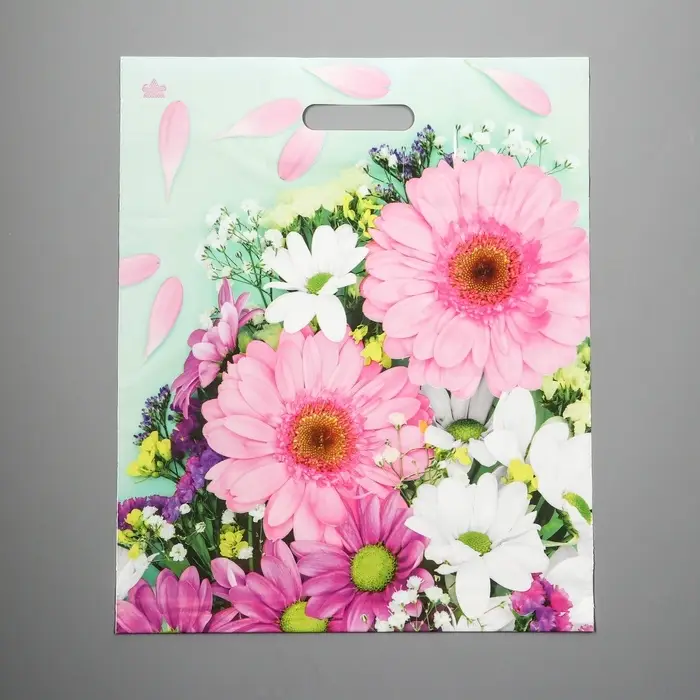 Пакет &laquo;Нежные герберы&raquo;, полиэтиленовый с вырубной ручкой, 38&times;45 см, 60 мкм