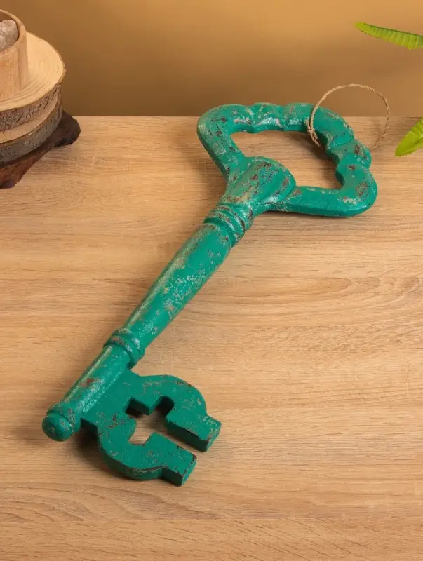 Сувенир «Ключ от счастья», 21×4.5×50 +/- 3 см, дерево, зелёный Сувенир «Ключ от счастья», 21×4.5×50 +/- 3 см, дерево, зелёный