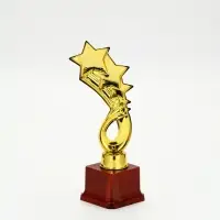 Наградная фигура "4 звезды" на красной подставке КОРОБКА Наградная фигура "4 звезды" на красной подставке КОРОБКА