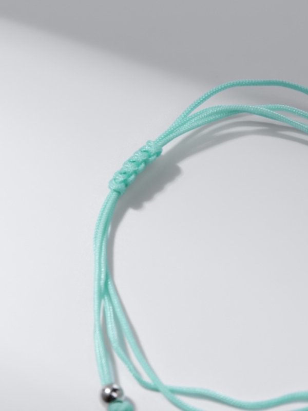 Браслет-оберег «Клевер» на нити, цвет зелёно-коричневый