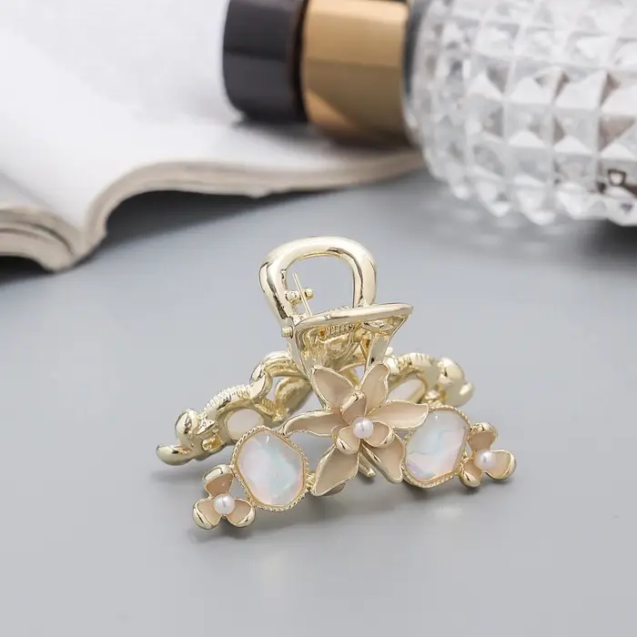 Крабик для волос &laquo;Хлоя галант&raquo;, цветы, 4 см, золотистый