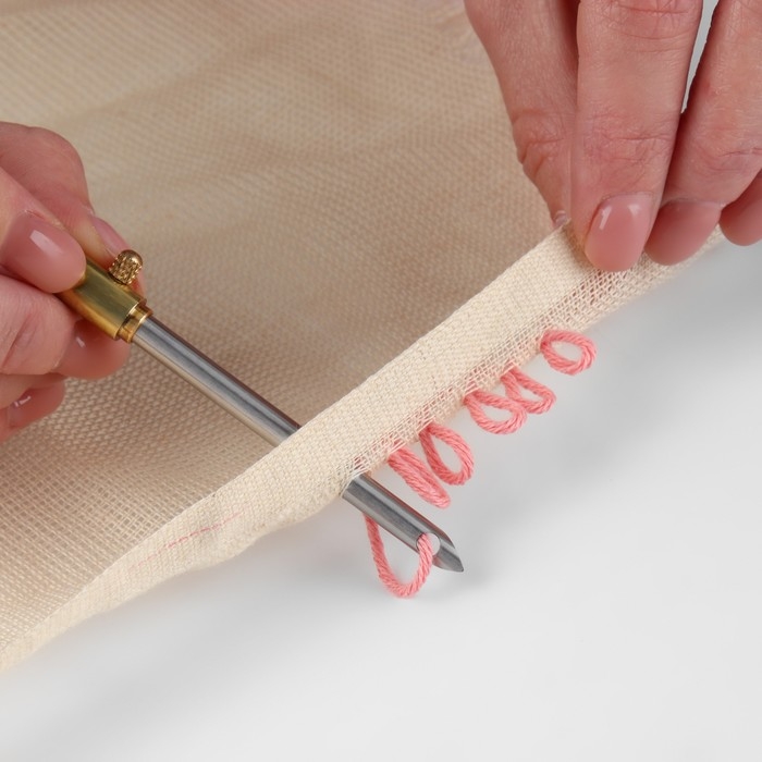 Иглы для вышивания, для ковровой техники, 3 шт, с держателем, d = 2,5/3,5/5 мм, цвет серебряный