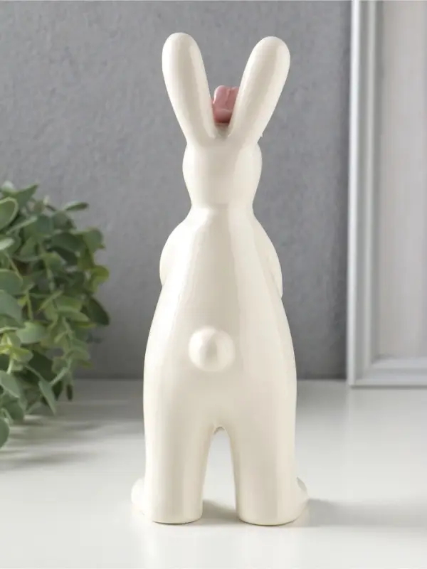 Сувенир керамика "Белый зайчик с пасхальным яйцом, цветком на голове" 9х7,7х21 см