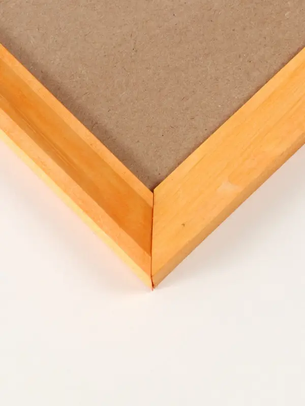 Фоторамка дерево 40х60 см, сосна №2 (пластиковый экран) Фоторамка дерево 40х60 см, сосна №2 (пластиковый экран)