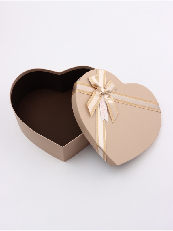 Набор коробок 3 в 1 сердца 31 х 27 х 13,3; 28 х 25 х 11,7; 26 х 23 х 10,3 см Набор коробок 3 в 1 сердца 31 х 27 х 13,3; 28 х 25 х 11,7; 26 х 23 х 10,3 см