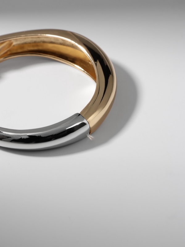 Браслет металл «Тренд» объёмный, цвет серебрено-золотой Браслет металл «Тренд» объёмный, цвет серебрено-золотой