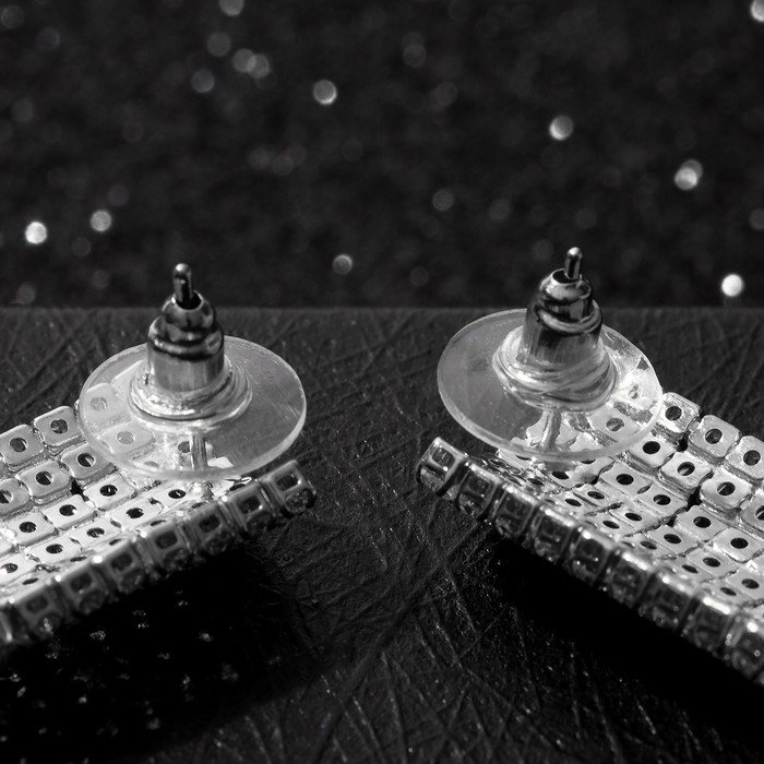 Серьги висячие со стразами «Водопад» мини квадрат, цвет белый в серебре, 14 см Серьги висячие со стразами «Водопад» мини квадрат, цвет белый в серебре, 14 см