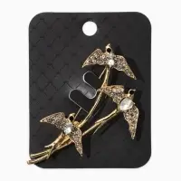 Брошь "Ласточки трио", цвет белый в золоте