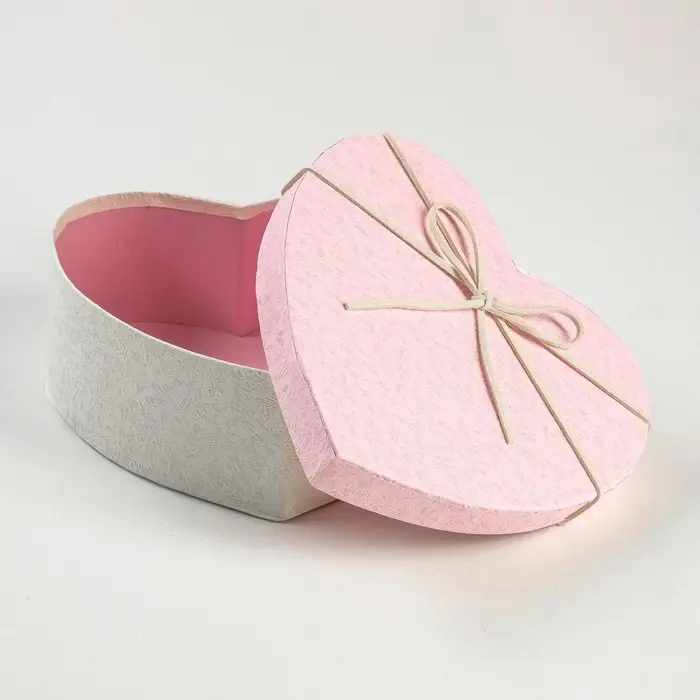 Набор подарочных коробок сердце 3 в 1, белый - розовый, 21&times;19&times;9 - 15.5&times;14&times;6 см