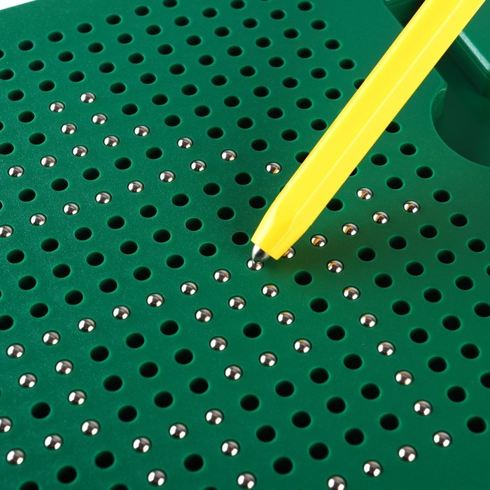 Планшет обучающий «Магнитное рисование: Ми-ми-мишки», 380 отверстий, цвет зелёный