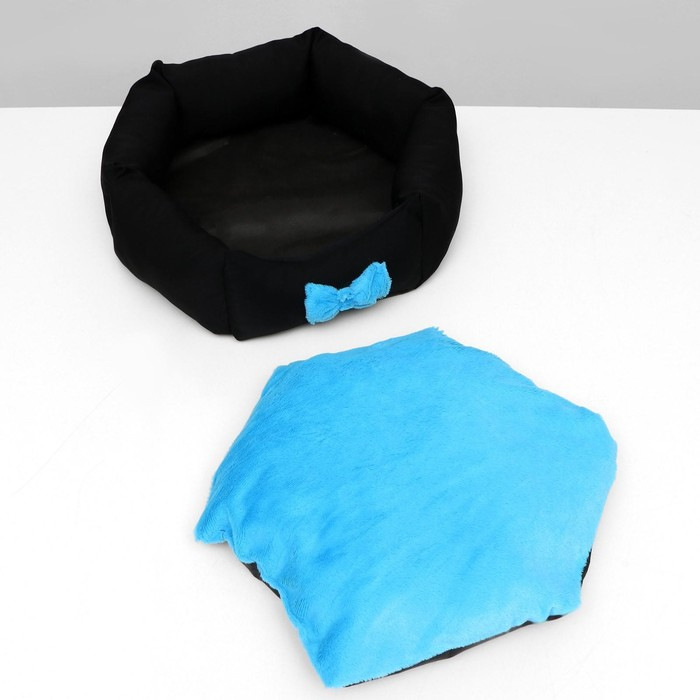 Лежанка  Лежанка "Принцесса", габардин, плюш, 50 х 50 х 15 см, чёрная/голубая
