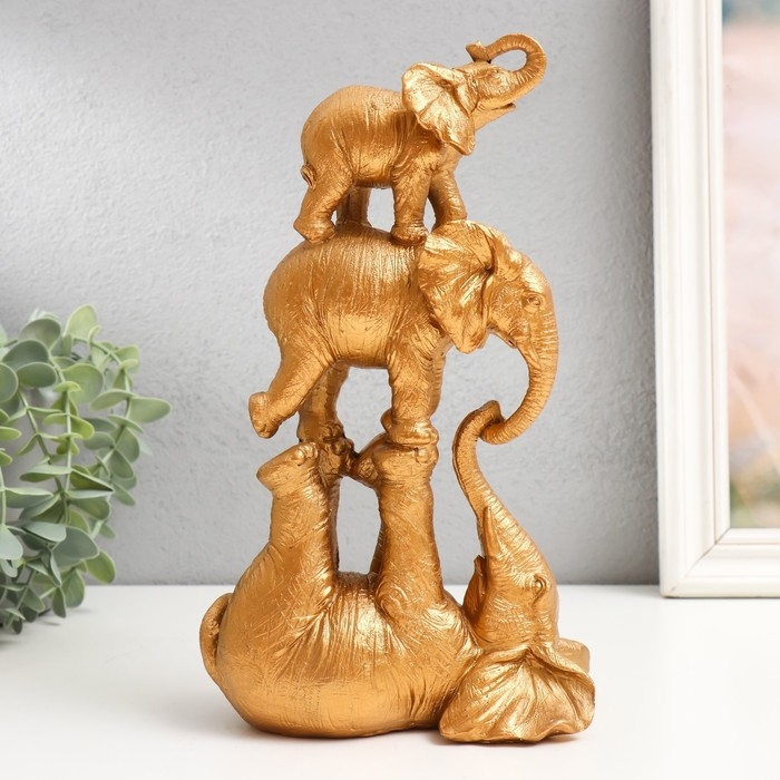 Сувенир полистоун Сувенир полистоун "Пирамида из слонов" золото 7,7х14,5х25 см