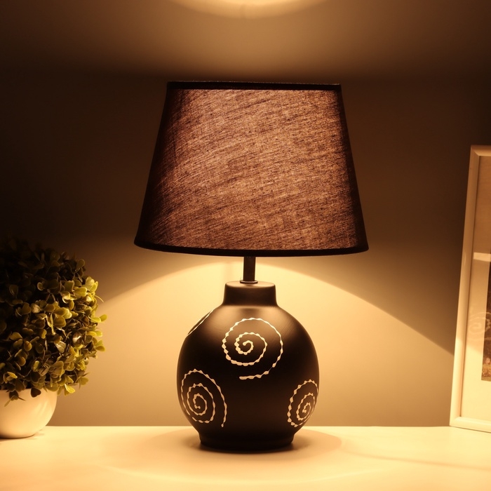 Лампа настольная Лампа настольная "Луиза" 1х40Вт Е27 черный/белый 25х25х38,,5см