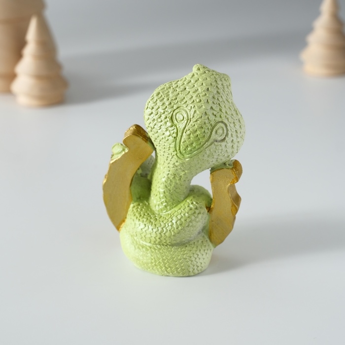 Сувенир полистоун Сувенир полистоун "Зелёная кобра на подкове" 5х3,5х7,5 см
