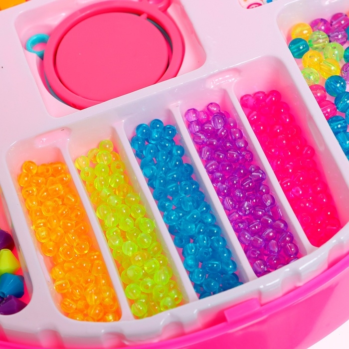 Набор для бисероплетения «Яркие украшения» в чемодане Набор для бисероплетения «Яркие украшения» в чемодане