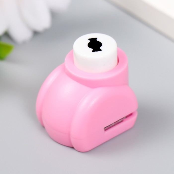 Набор для скрапбукинга Набор для скрапбукинга "Зигзаги" ножницы фигурные 15,5 см+4 дырокола d=1,2 см10х23 см МИКС