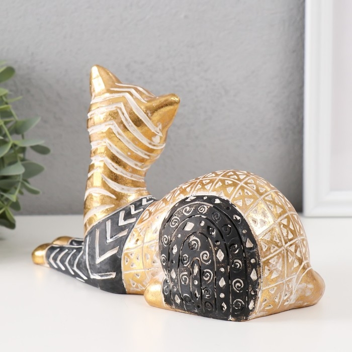 Сувенир полистоун Сувенир полистоун "Кошка с узорами, лежит" золото с чёрным 21х9х13 см