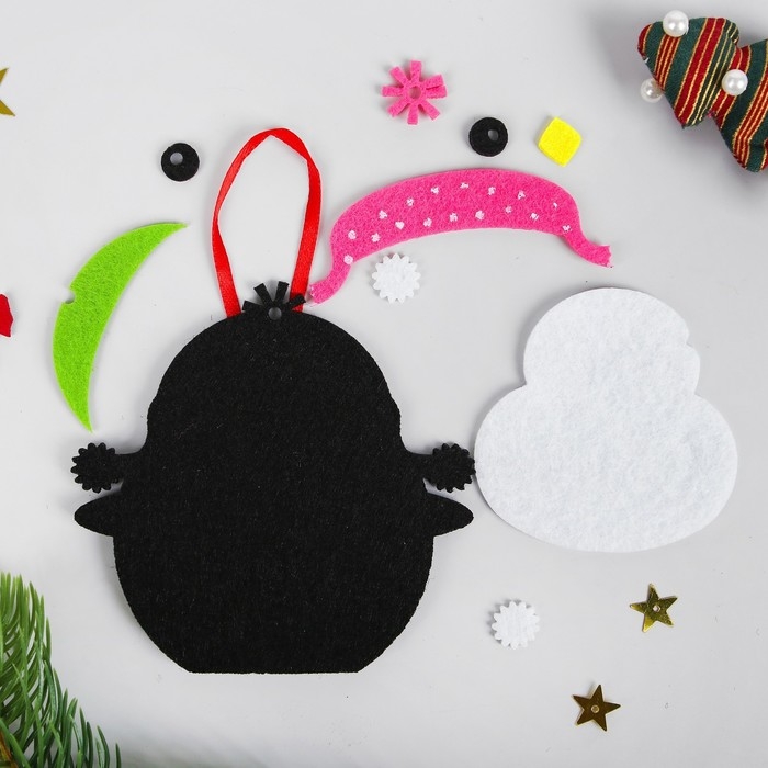 Набор для творчества - создай ёлочное украшение из фетра «Пингвин в шапочке» Набор для творчества - создай ёлочное украшение из фетра «Пингвин в шапочке»