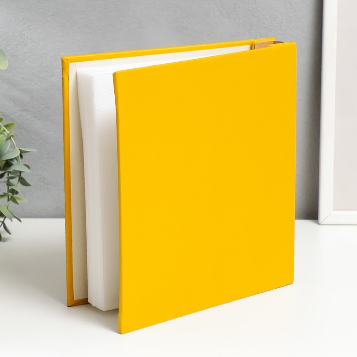 Фотоальбом на 100 фото 10х15 см Фотоальбом на 100 фото 10х15 см "Чёрные графичные цветы на жёлтом" в коробке 23х4х22 см