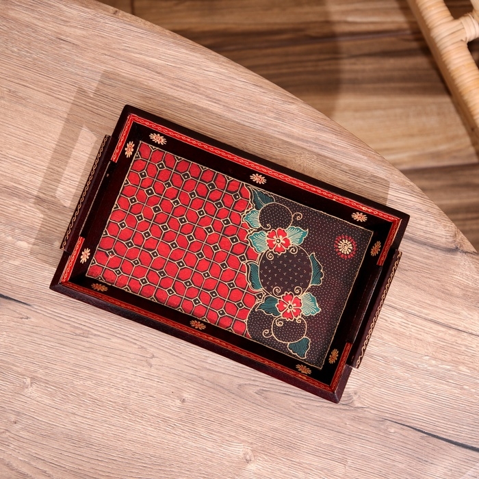 Поднос из дерева, батик 30х19х5 см Поднос из дерева, батик 30х19х5 см