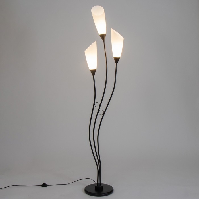 Торшер  Торшер "Айрис" 3хЕ27 15Вт черно-белый h.167 см