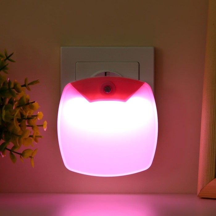 Ночник с датчиком света "Ночка" LED МИКС 8,8x1,8x8,8 см RISALUX