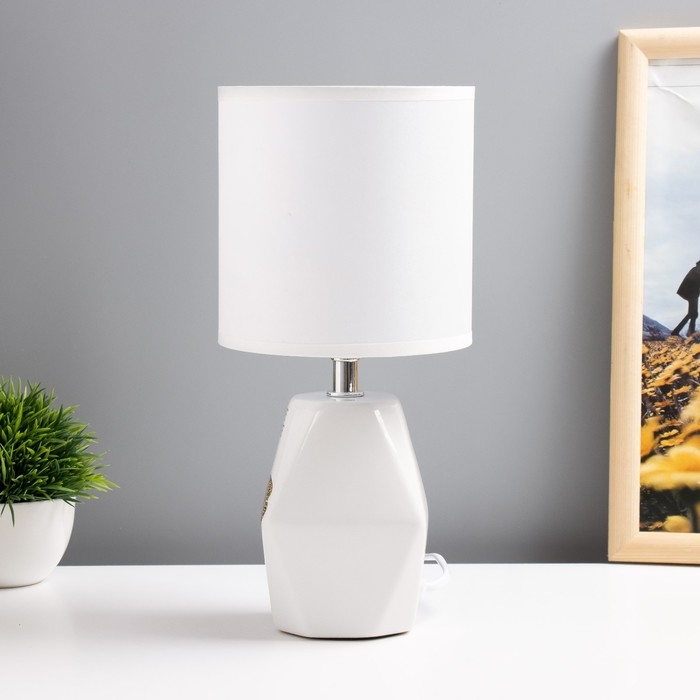 Настольная лампа Настольная лампа "Натюр" E14 40Вт белый 12,5х12,5х28 см RISALUX