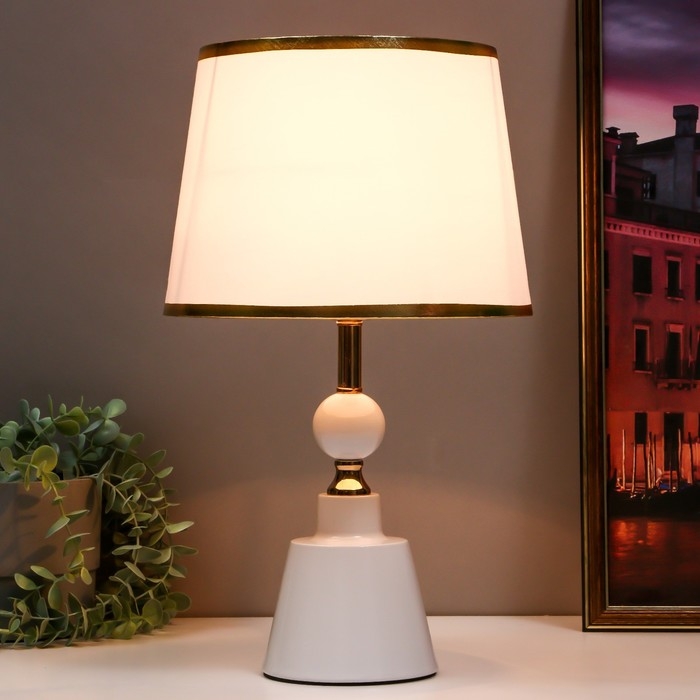 Настольная лампа "Алессандра" E27 40Вт белый 25х25х30 см RISALUX