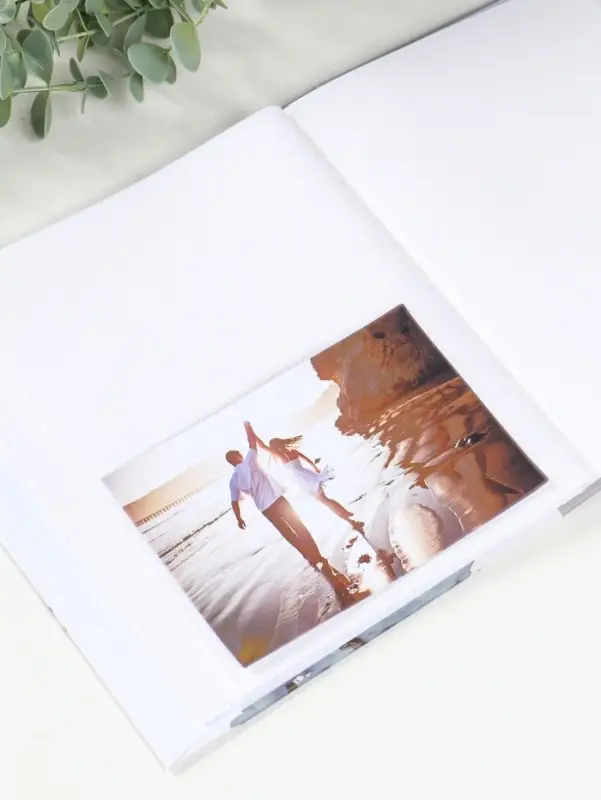 Фотоальбом на 80 фото 10х15 см "Завтрак с видом на Эйфелеву башню" в коробке 5х19х22,8 см