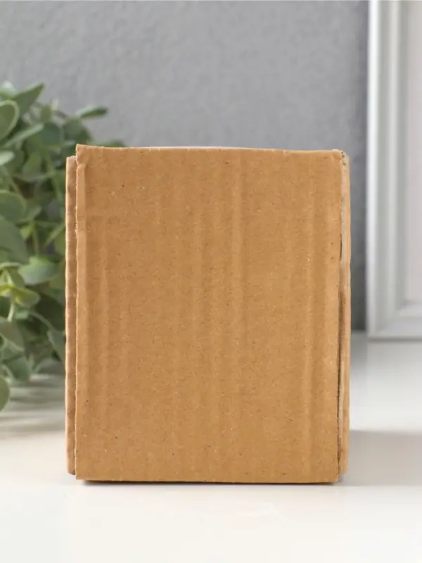 Сувенир керамика "Девочка-ангел в платьице с бантиком, держит сердце" 8,8х7,5х10,3 см