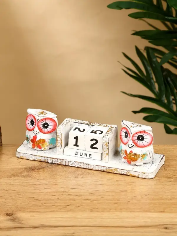 Календарь настольный "Совушки" дерево 19х6х6 см, цв. белый