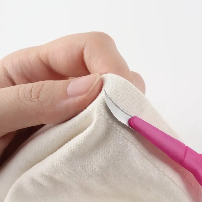 Нож для распарывания швов, с чехлом, 13,5 см, лезвие 1,5 см, цвет фиолетовый Нож для распарывания швов, с чехлом, 13,5 см, лезвие 1,5 см, цвет фиолетовый