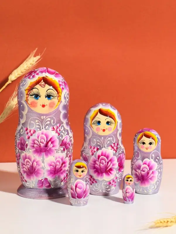 Матрешка дерево &laquo;Маня&raquo;, сиреневая, 18 см, 5 кукольная, ручная роспись