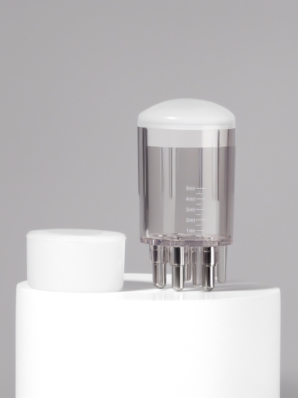 Массажер д/головы с резервуаром d2.7*5.5см 5мл мерная шкала пластик к/короб QF Массажер д/головы с резервуаром d2.7*5.5см 5мл мерная шкала пластик к/короб QF