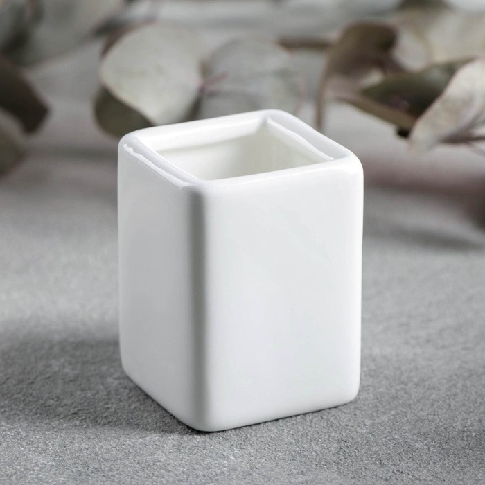 Подставка фарфоровая для зубочисток Wilmax, 4×5 см, цвет белый Подставка фарфоровая для зубочисток Wilmax, 4×5 см, цвет белый