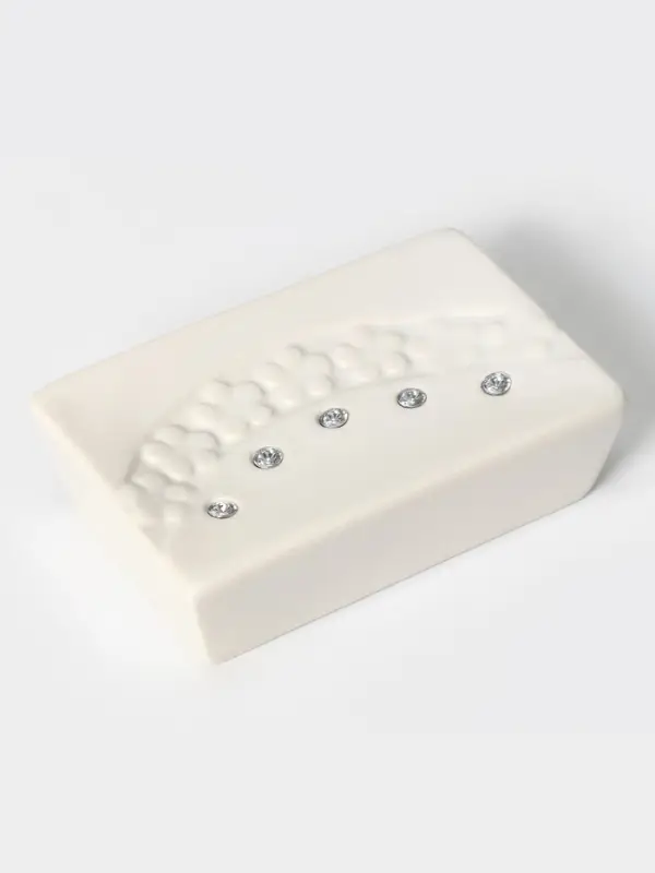 Аксессуары для ванной Доляна &laquo;Цветочный барельеф&raquo;, 4 предмета, дозатор 270 мл, мыльница, 2 стакана 210 мл, белые