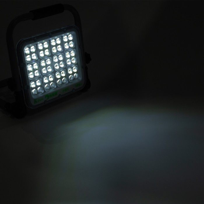 Фонарь рабочий аккумуляторный, 100 Вт, 6000 мАч, 5200 лм, диод 2835, IP65, 17 х 20 х 5 см Фонарь рабочий аккумуляторный, 100 Вт, 6000 мАч, 5200 лм, диод 2835, IP65, 17 х 20 х 5 см