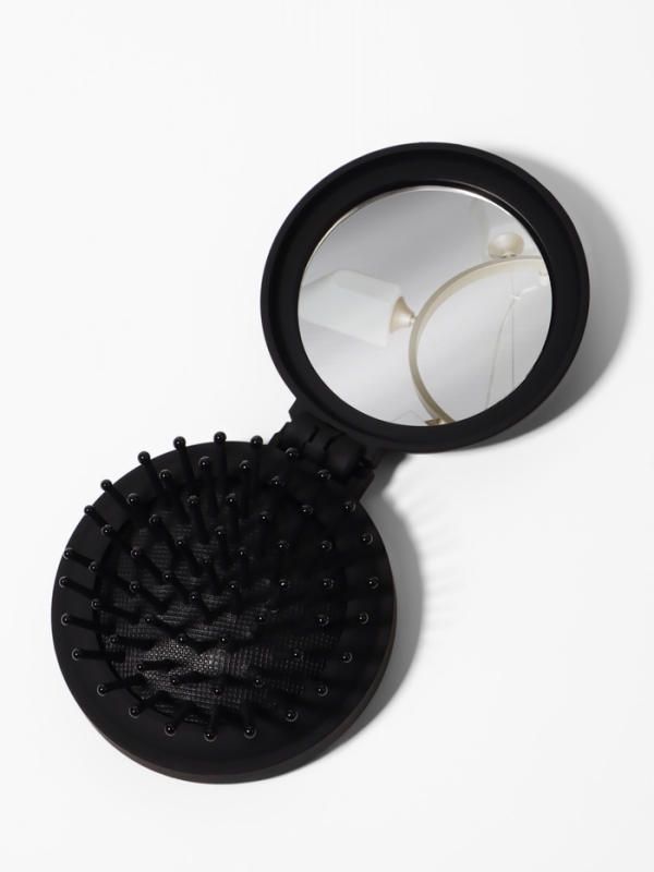 Расчёска массажная «Классика», складная, с зеркалом, 7×2.5 см, матовая, чёрная Расчёска массажная «Классика», складная, с зеркалом, 7×2.5 см, матовая, чёрная