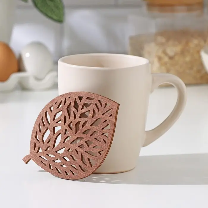 Подставка деревянная под горячее «Листочек», 9×9 см, коричневая Подставка деревянная под горячее «Листочек», 9×9 см, коричневая