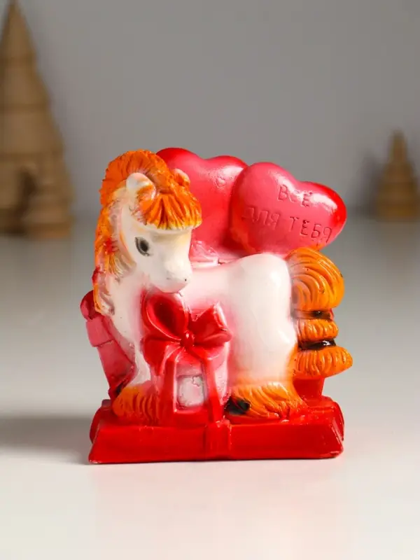 Копилка Копилка "Лошадь с сердцем и подарками" 11х10х7 см,