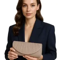 Клатч женский, на магните, с длинной цепочкой, блестящий, цвет золотой
